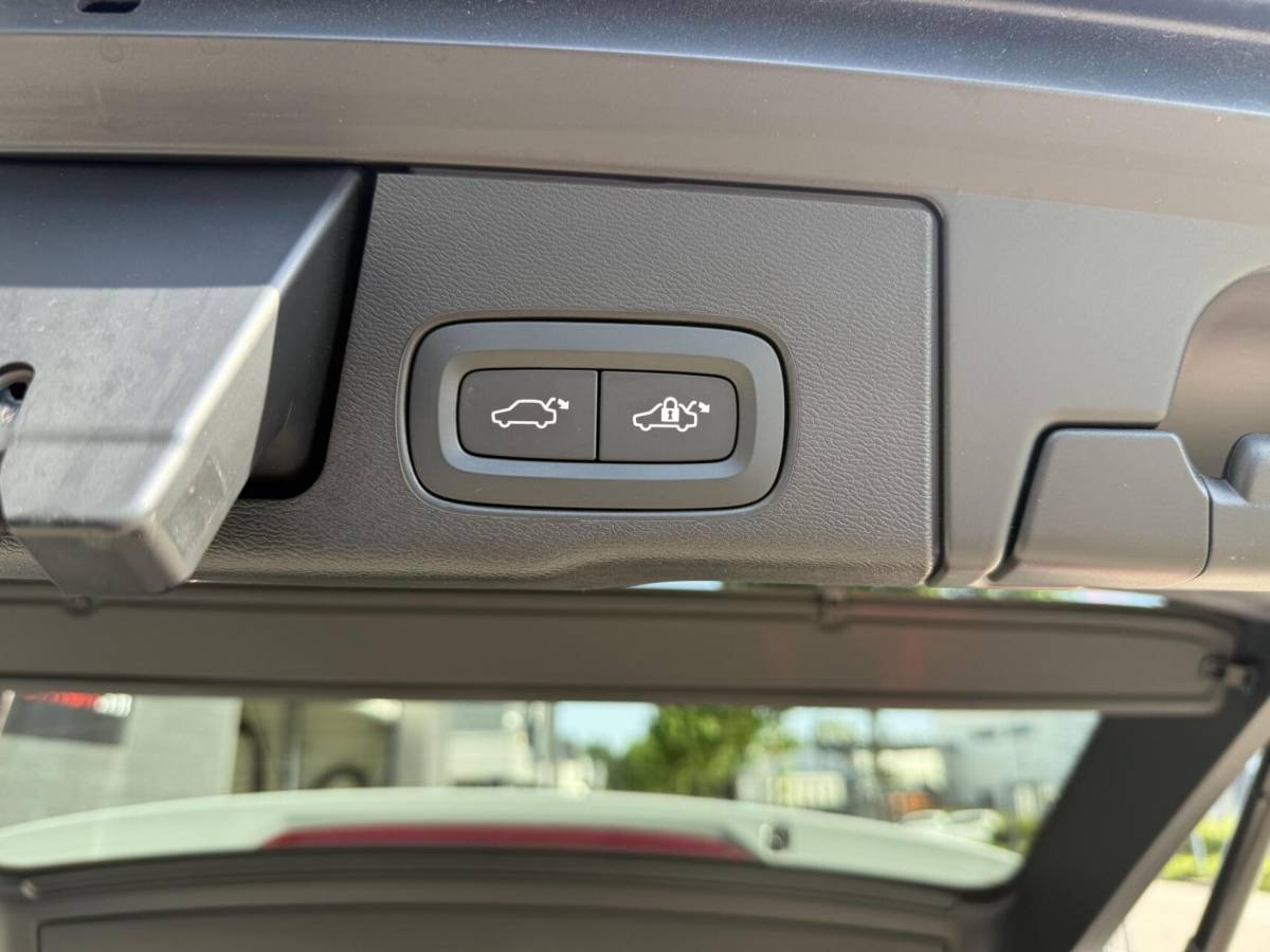 Volvo XC60 Volvo XC60 2.0 T8 Plug-in hybrid AWD Plus Black Edition