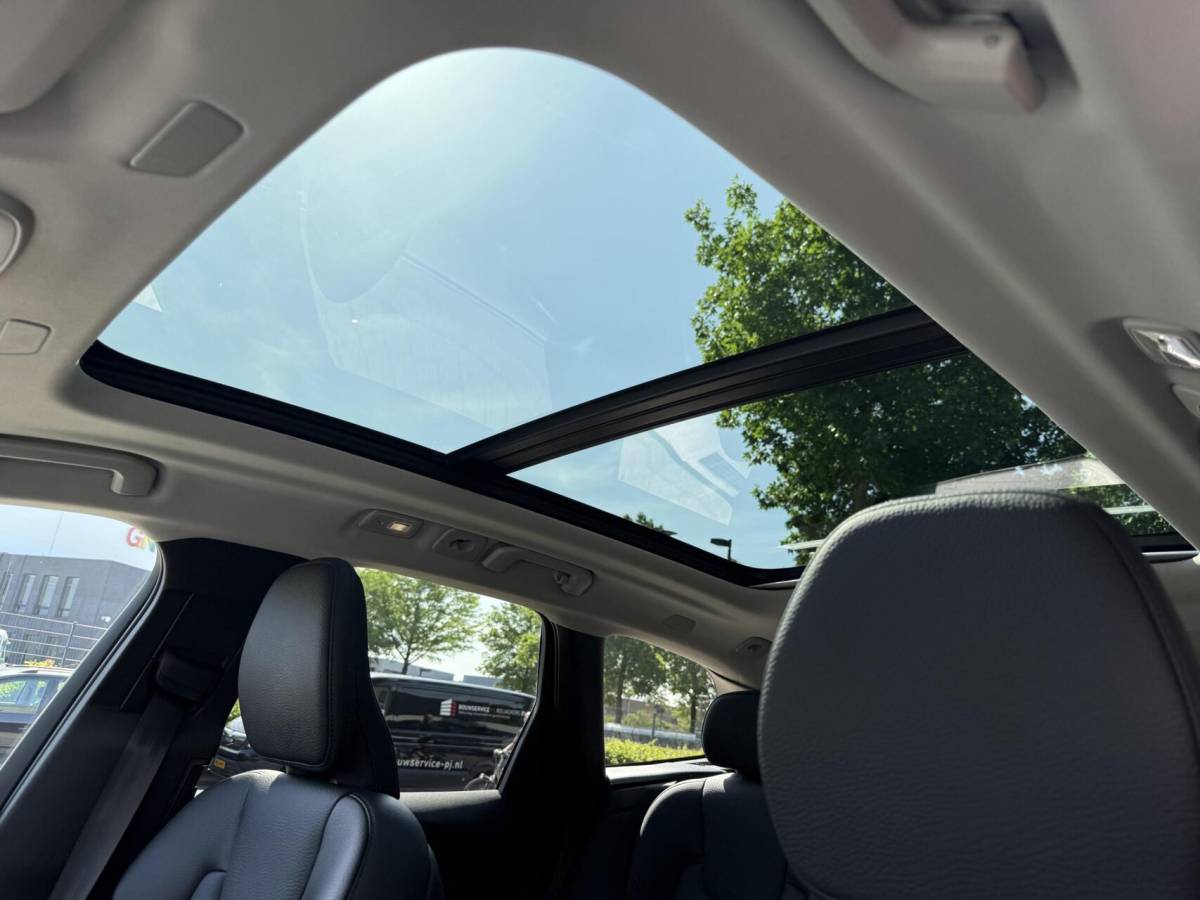 Volvo XC60 Volvo XC60 2.0 T8 Plug-in hybrid AWD Plus Black Edition