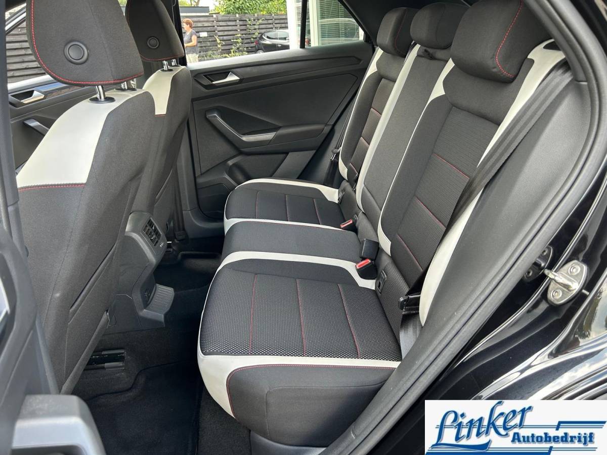 Volkswagen T-Roc Volkswagen T-Roc 1.5 TSI | Trkhaak| Airco | Hoge instap|