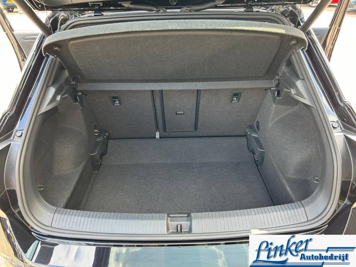 Volkswagen T-Roc Volkswagen T-Roc 1.5 TSI | Trkhaak| Airco | Hoge instap|