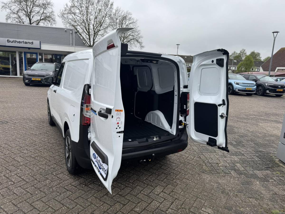 Ford E-Transit Courier Ford E-Transit Courier Trend 46 kWh 136pk | Navigatie | Trekhaak | 16″ Reservewiel | 3-fase laadkabel 32A, 5 meter| Led laadruimteverlichting