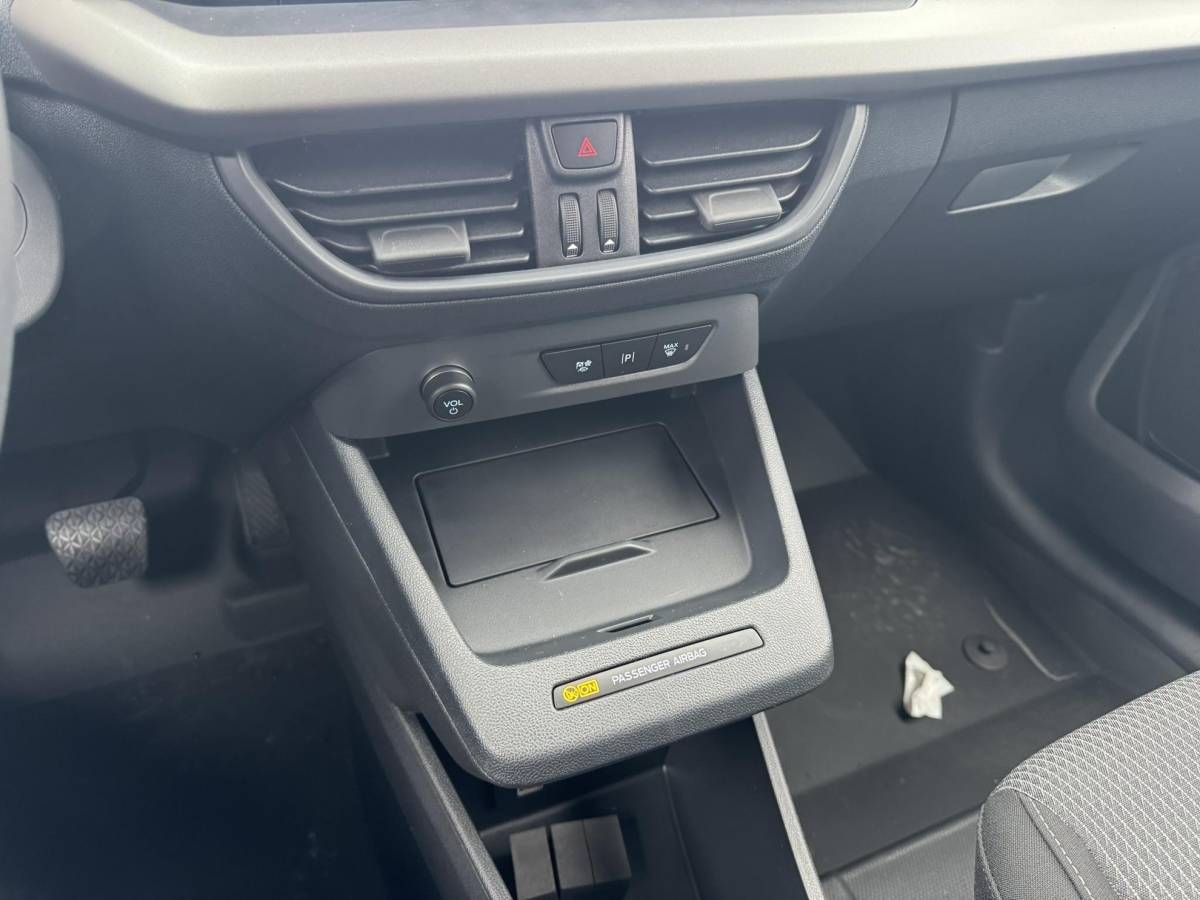 Ford E-Transit Courier Ford E-Transit Courier Trend 46 kWh 136pk | Navigatie | Trekhaak | 16″ Reservewiel | 3-fase laadkabel 32A, 5 meter| Led laadruimteverlichting