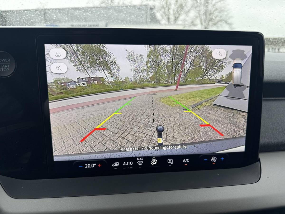 Ford E-Transit Courier Ford E-Transit Courier Trend 46 kWh 136pk | Navigatie | Trekhaak | 16″ Reservewiel | 3-fase laadkabel 32A, 5 meter| Led laadruimteverlichting