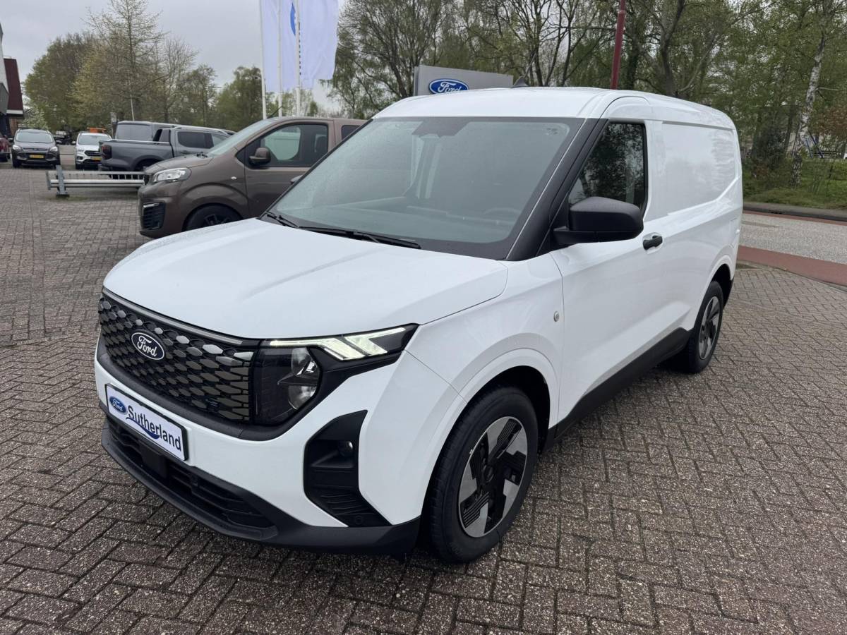 Ford E-Transit Courier Ford E-Transit Courier Trend 46 kWh 136pk | Navigatie | Trekhaak | 16″ Reservewiel | 3-fase laadkabel 32A, 5 meter| Led laadruimteverlichting