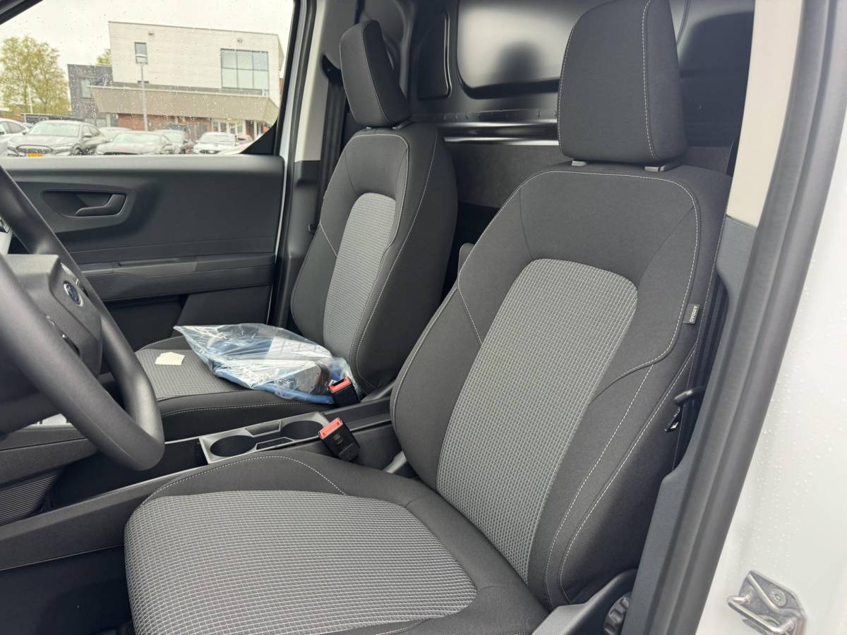 Ford E-Transit Courier Ford E-Transit Courier Trend 46 kWh 136pk | Navigatie | Trekhaak | 16″ Reservewiel | 3-fase laadkabel 32A, 5 meter| Led laadruimteverlichting