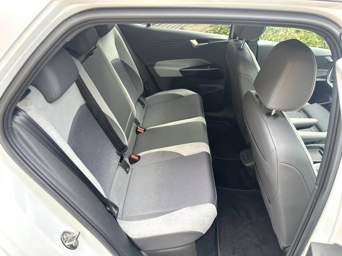 Volkswagen ID.3 Volkswagen ID.3 First Plus 58 kWh SOH 92,5% PANORAMADAK IQ MATRIX LED MASSAGE STOELEN CAMERA SFEERVERLICHTING ZEER MOOIE AUTO!!