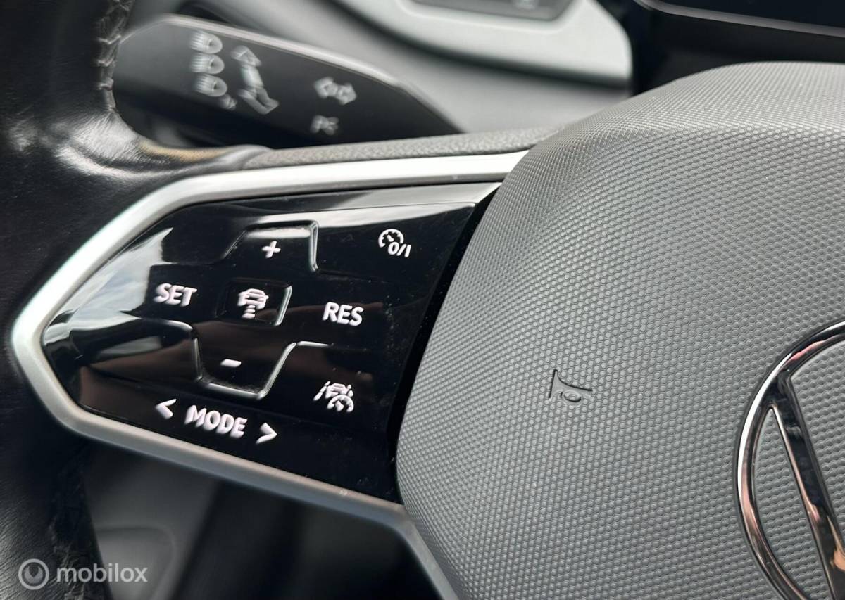 Volkswagen ID.3 Volkswagen ID.3 First Plus 58 kWh SOH 92,5% PANORAMADAK IQ MATRIX LED MASSAGE STOELEN CAMERA SFEERVERLICHTING ZEER MOOIE AUTO!!