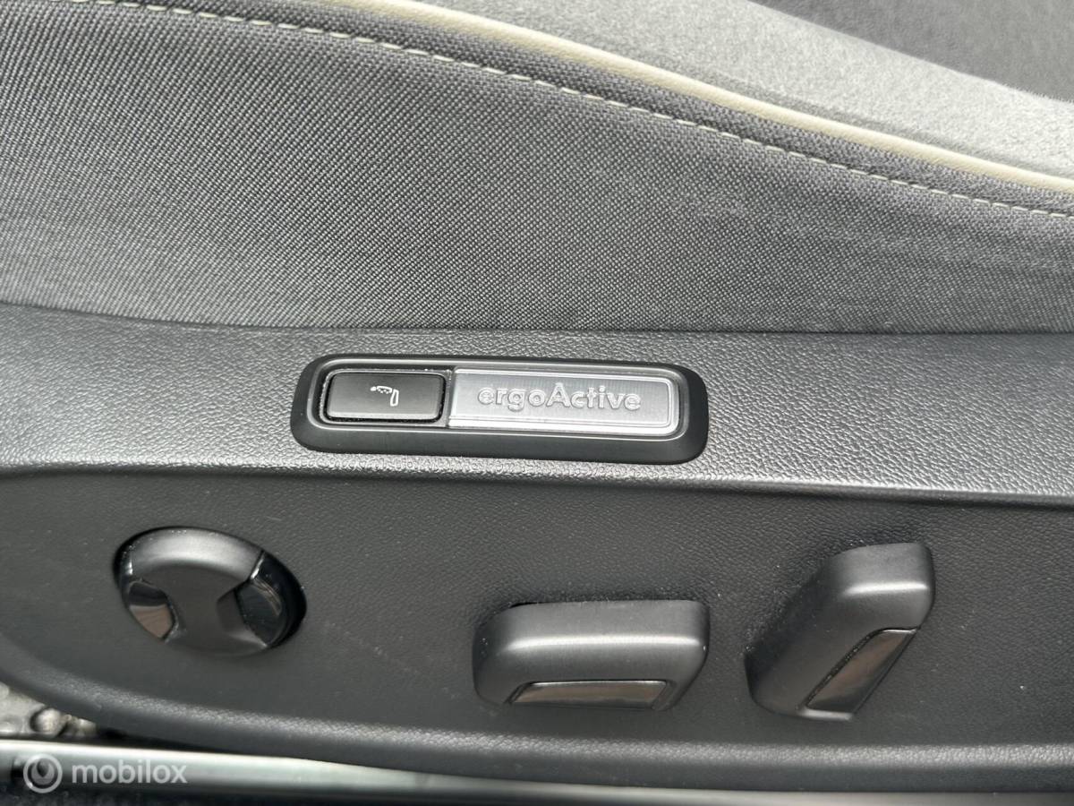 Volkswagen ID.3 Volkswagen ID.3 First Plus 58 kWh SOH 92,5% PANORAMADAK IQ MATRIX LED MASSAGE STOELEN CAMERA SFEERVERLICHTING ZEER MOOIE AUTO!!