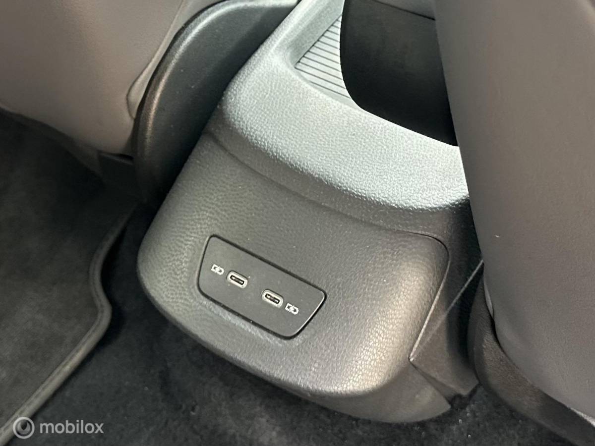 Volkswagen ID.3 Volkswagen ID.3 First Plus 58 kWh SOH 92,5% PANORAMADAK IQ MATRIX LED MASSAGE STOELEN CAMERA SFEERVERLICHTING ZEER MOOIE AUTO!!