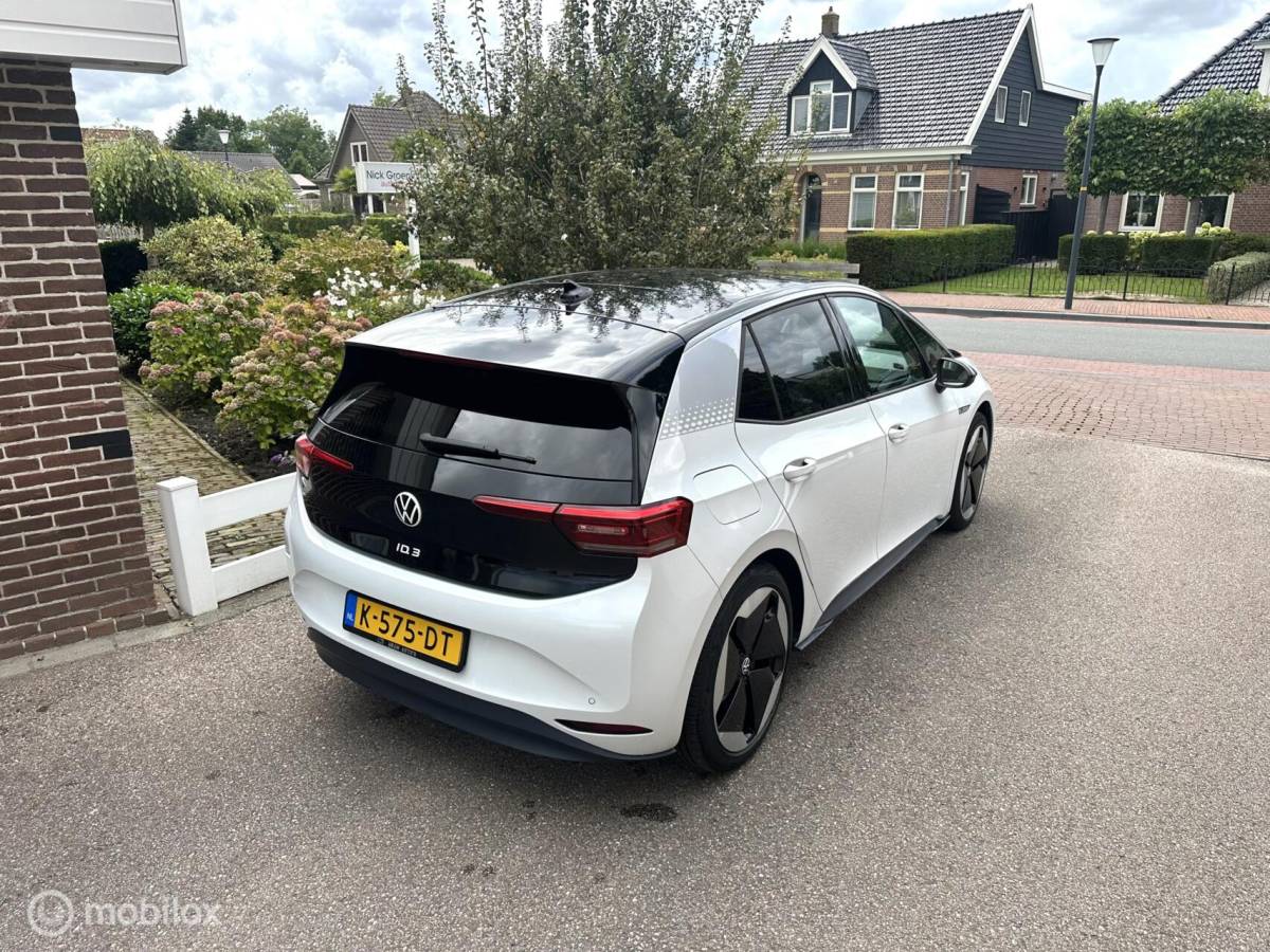 Volkswagen ID.3 Volkswagen ID.3 First Plus 58 kWh SOH 92,5% PANORAMADAK IQ MATRIX LED MASSAGE STOELEN CAMERA SFEERVERLICHTING ZEER MOOIE AUTO!!