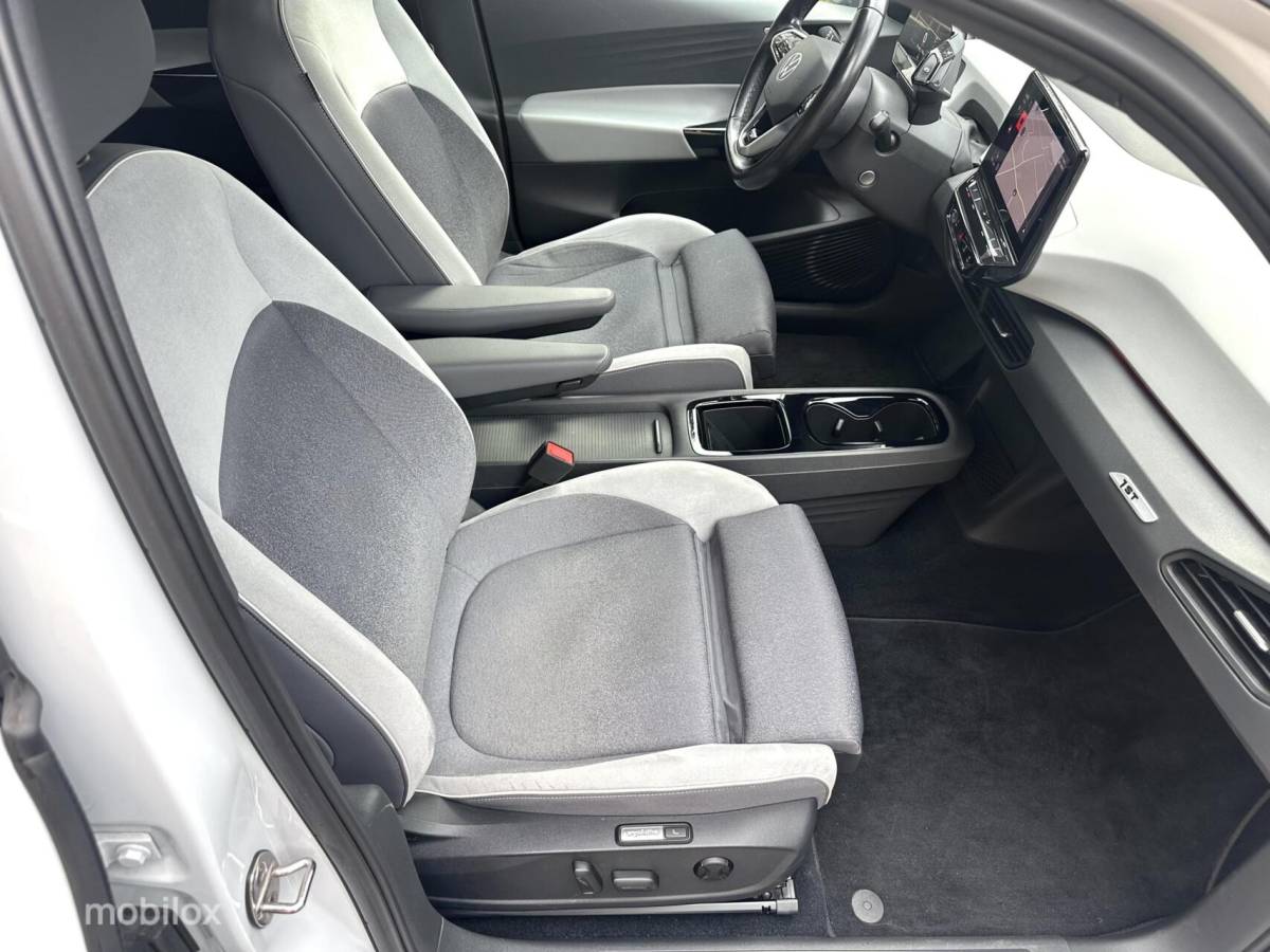 Volkswagen ID.3 Volkswagen ID.3 First Plus 58 kWh SOH 92,5% PANORAMADAK IQ MATRIX LED MASSAGE STOELEN CAMERA SFEERVERLICHTING ZEER MOOIE AUTO!!