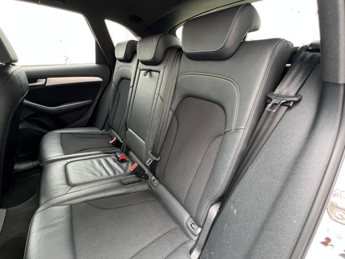 Audi Q5 Audi Q5 2.0 TFSI quattro Adrenalin Sport 21″ / navi / sporstoelen / Parelmoergrijs