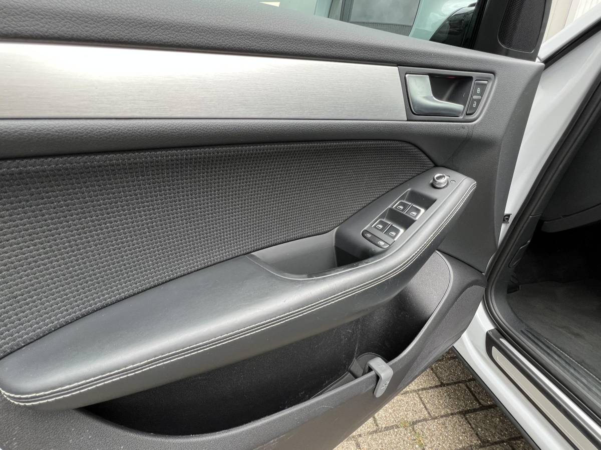 Audi Q5 Audi Q5 2.0 TFSI quattro Adrenalin Sport 21″ / navi / sporstoelen / Parelmoergrijs