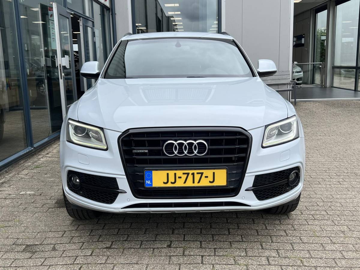 Audi Q5 Audi Q5 2.0 TFSI quattro Adrenalin Sport 21″ / navi / sporstoelen / Parelmoergrijs