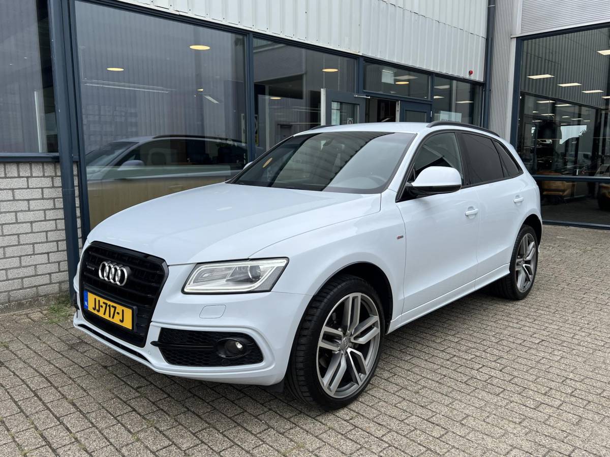 Audi Q5 Audi Q5 2.0 TFSI quattro Adrenalin Sport 21″ / navi / sporstoelen / Parelmoergrijs