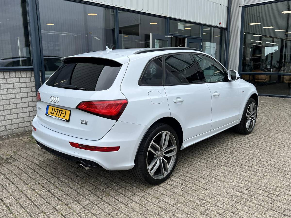 Audi Q5 Audi Q5 2.0 TFSI quattro Adrenalin Sport 21″ / navi / sporstoelen / Parelmoergrijs