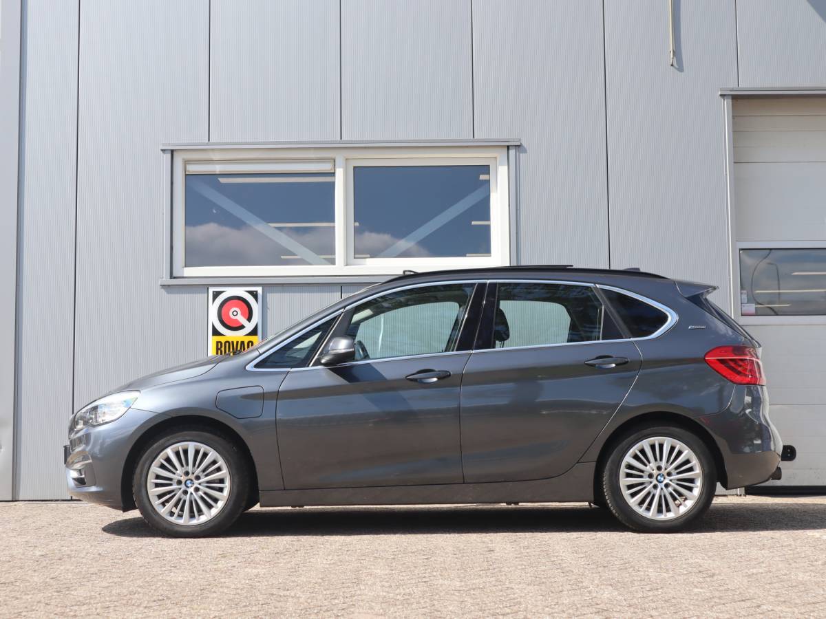 BMW 2 Serie BMW 2-serie Active Tourer 225xe M Sport / Leder / Pano / Cruise
