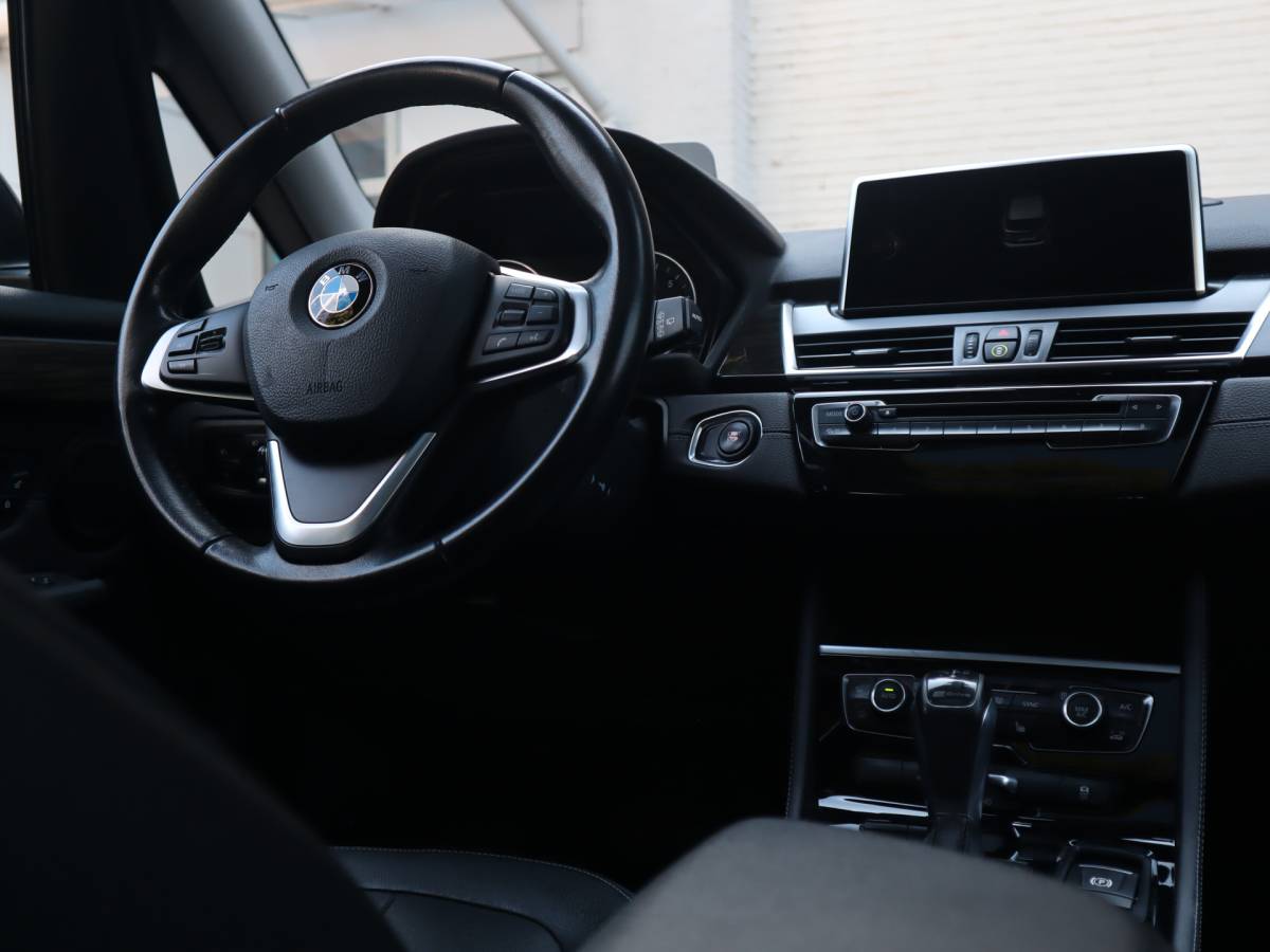 BMW 2 Serie BMW 2-serie Active Tourer 225xe M Sport / Leder / Pano / Cruise