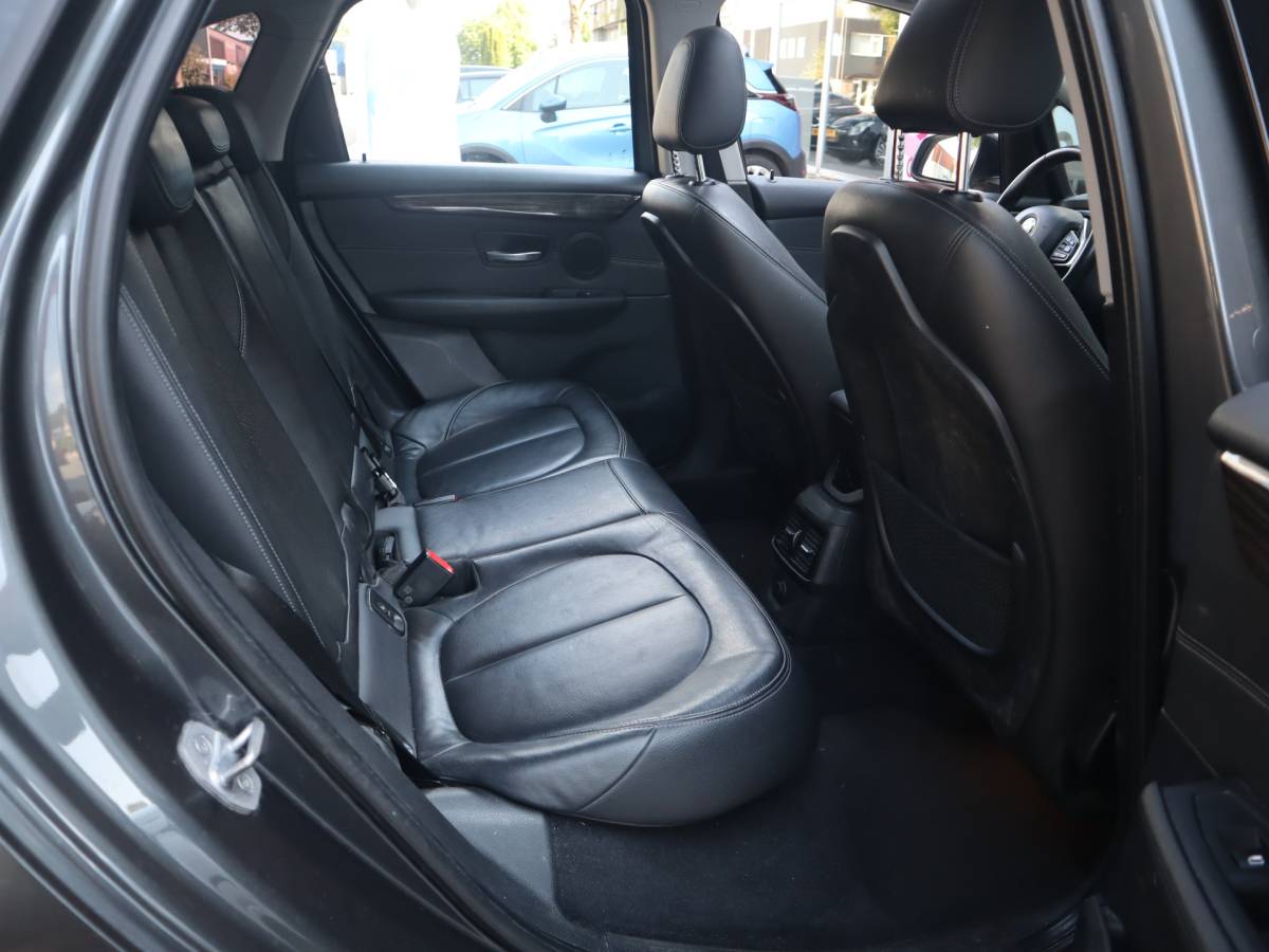 BMW 2 Serie BMW 2-serie Active Tourer 225xe M Sport / Leder / Pano / Cruise