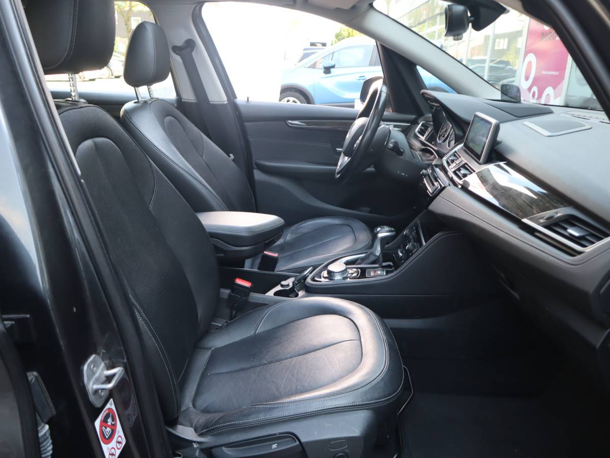 BMW 2 Serie BMW 2-serie Active Tourer 225xe M Sport / Leder / Pano / Cruise