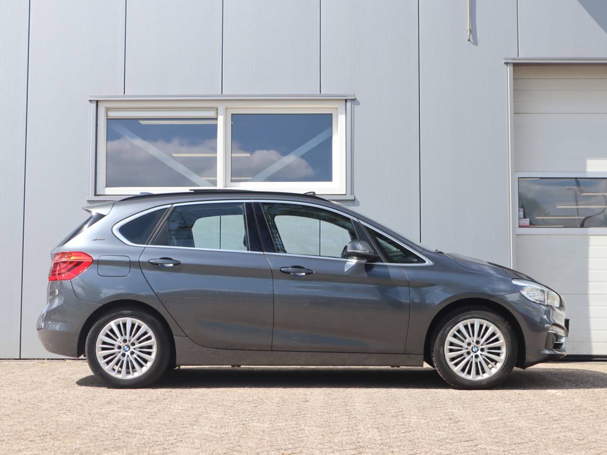 BMW 2 Serie BMW 2-serie Active Tourer 225xe M Sport / Leder / Pano / Cruise