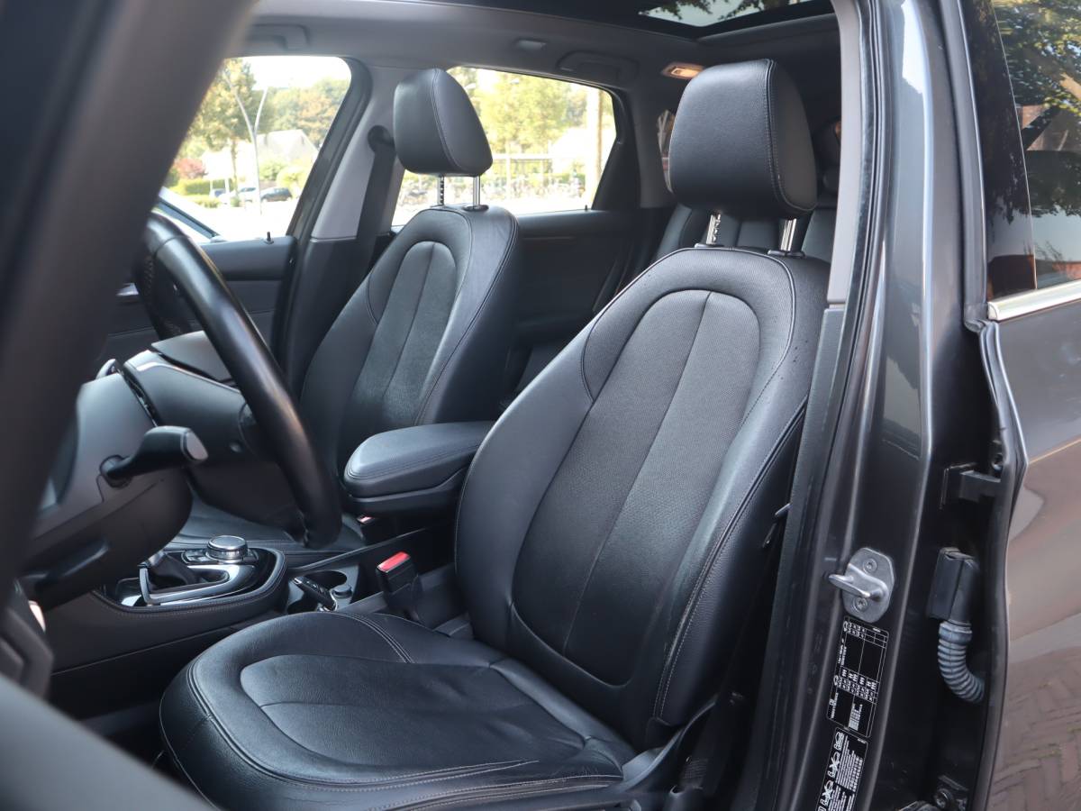 BMW 2 Serie BMW 2-serie Active Tourer 225xe M Sport / Leder / Pano / Cruise