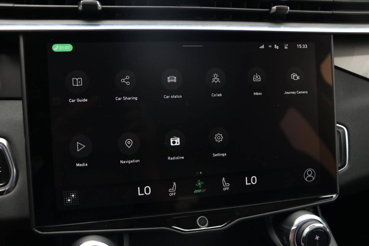 Lynk & Co 01 Lynk & Co 01 1.5 Plugin AdaptiveCruise 360View MemoryZetels Panodak AppleCarplay Blindspot PrivacyGlass 106000KM BJ2021