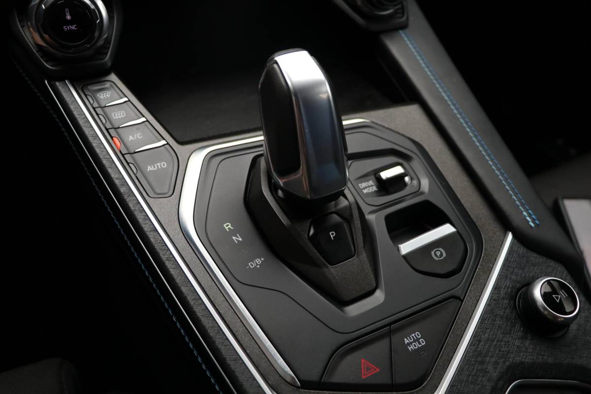 Lynk & Co 01 Lynk & Co 01 1.5 Plugin AdaptiveCruise 360View MemoryZetels Panodak AppleCarplay Blindspot PrivacyGlass 106000KM BJ2021