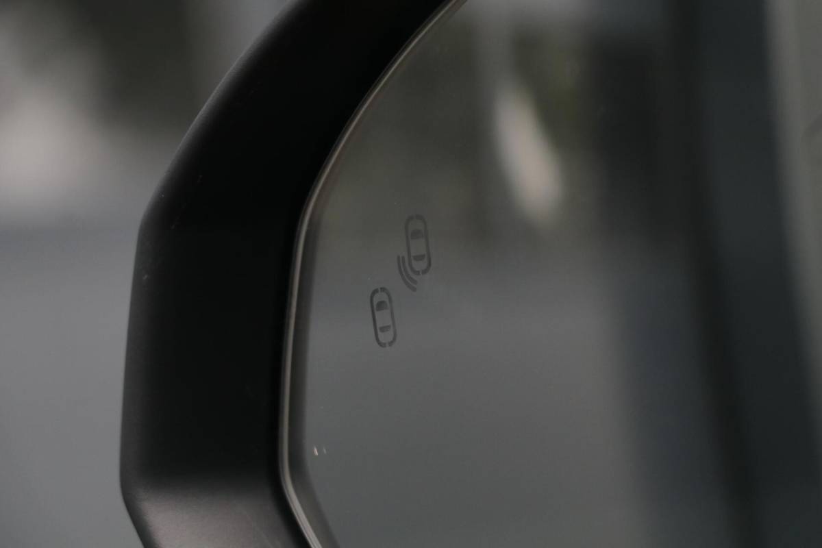 Lynk & Co 01 Lynk & Co 01 1.5 Plugin AdaptiveCruise 360View MemoryZetels Panodak AppleCarplay Blindspot PrivacyGlass 106000KM BJ2021