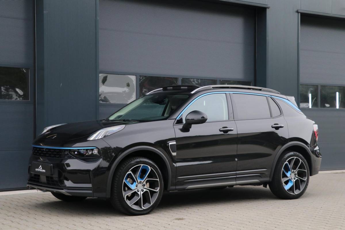 Lynk & Co 01 Lynk & Co 01 1.5 Plugin AdaptiveCruise 360View MemoryZetels Panodak AppleCarplay Blindspot PrivacyGlass 106000KM BJ2021
