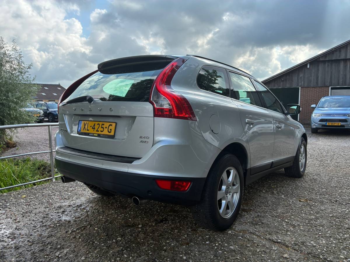 Volvo XC60 Volvo XC60 2.4D AWD Kinetic | Automaat + Cruise + Clima nu € 5.975,-!!!
