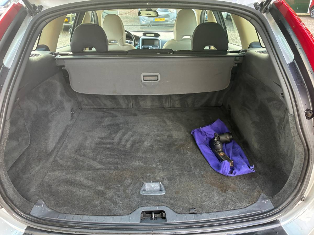 Volvo XC60 Volvo XC60 2.4D AWD Kinetic | Automaat + Cruise + Clima nu € 5.975,-!!!