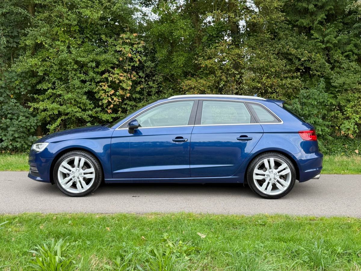 Audi A3 Audi A3 Sportback 1.4 TFSI CoD Ambition Pro Line S | Cruise + Clima + Navi Nu € 8.975,-!!!