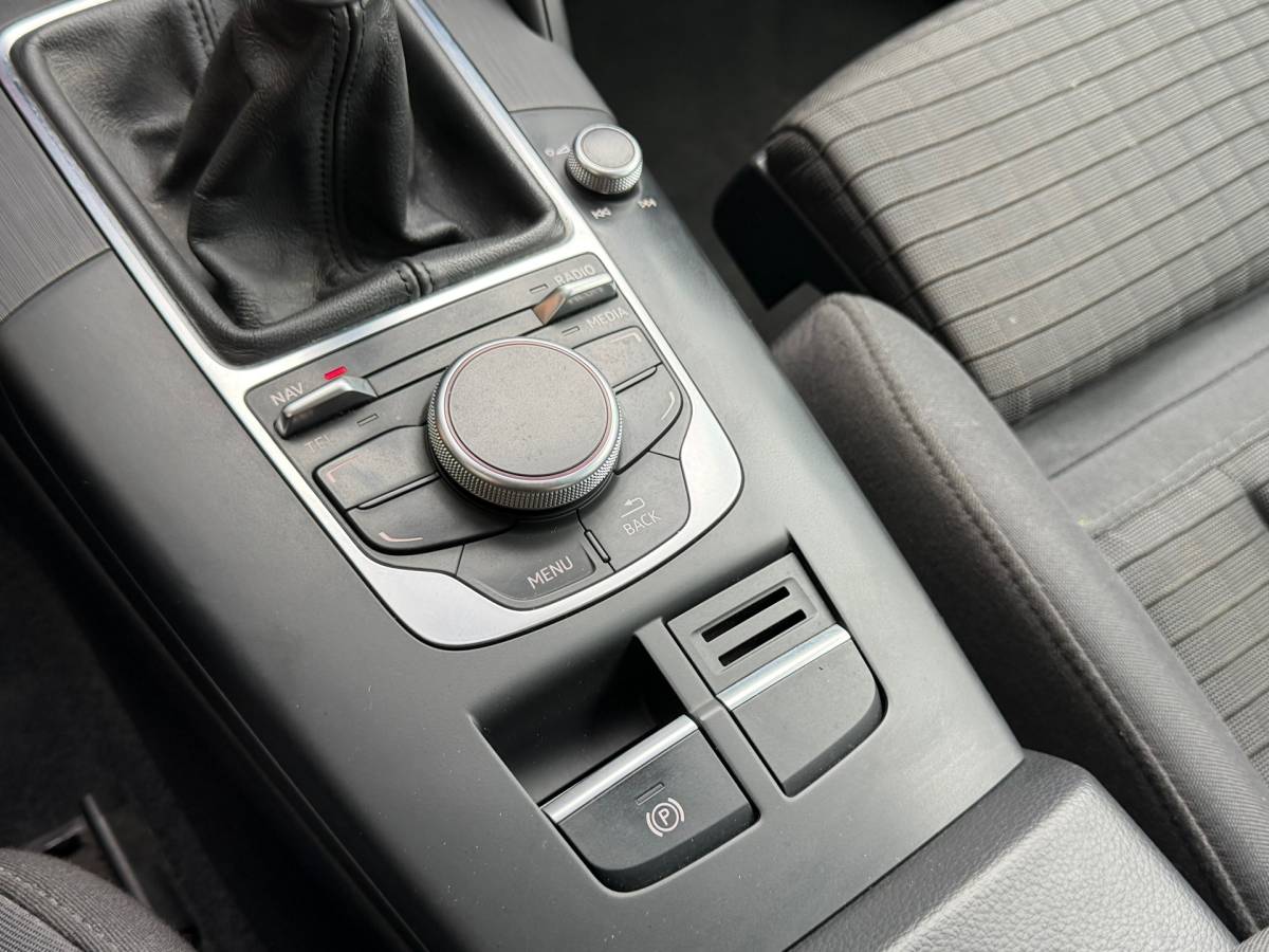 Audi A3 Audi A3 Sportback 1.4 TFSI CoD Ambition Pro Line S | Cruise + Clima + Navi Nu € 8.975,-!!!