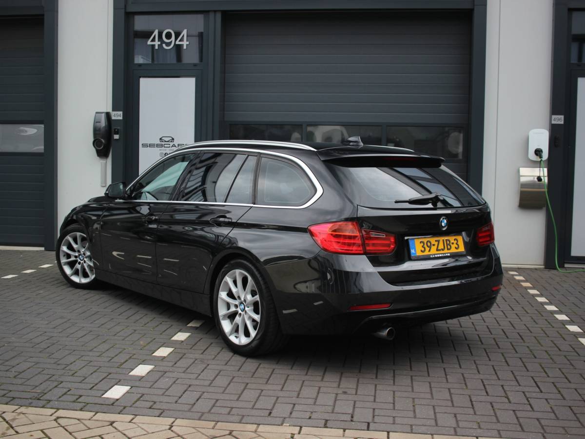 BMW 3 Serie BMW 3-serie Touring 320i Nieuwe Koppeling, Facelift, NAP, LEDER, CRUISE, RIJDT SUPER