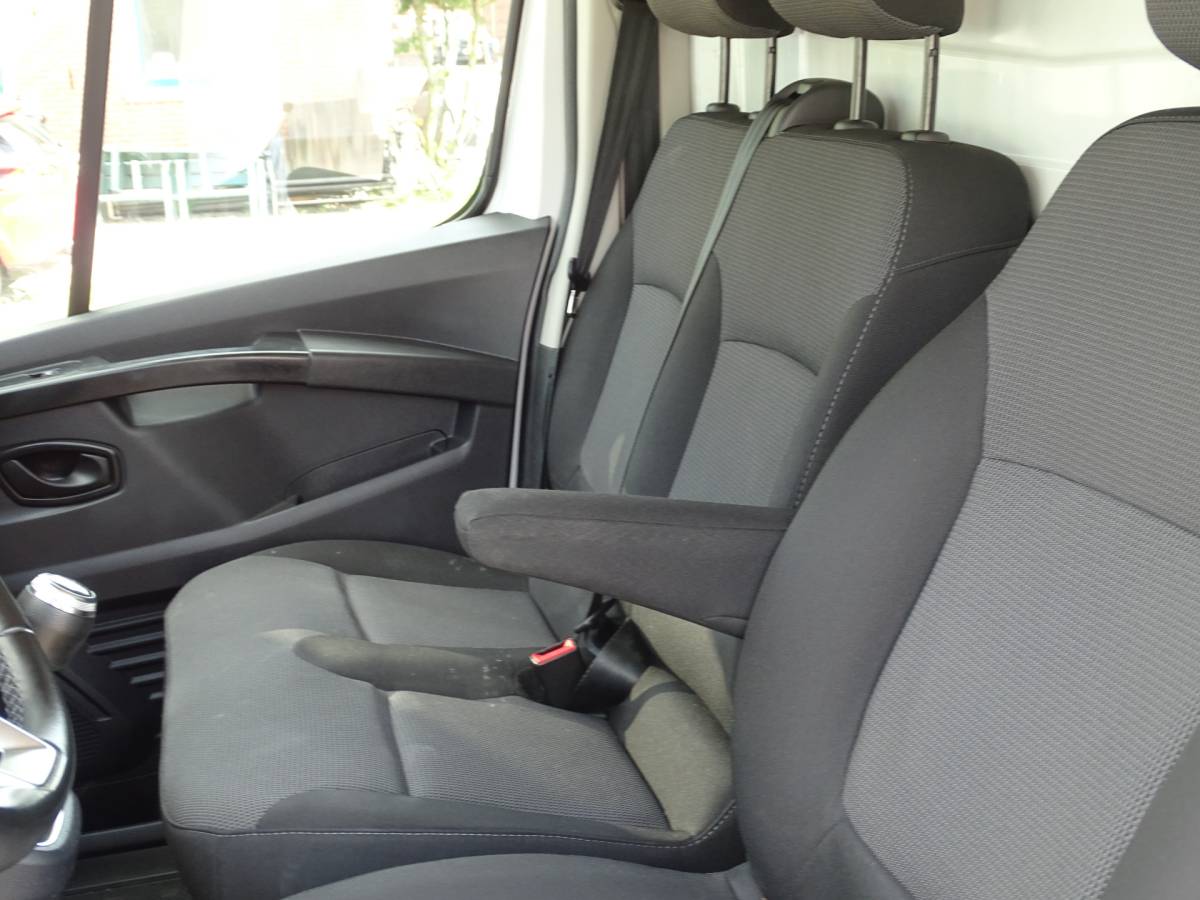 Renault Trafic Renault Trafic 2.0 dCi L2H1