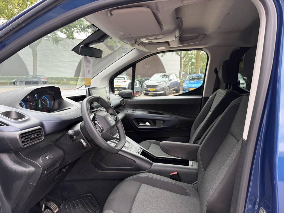 Peugeot e-Rifter Peugeot e-Rifter EV Allure Pack 50 kWh SOH 100%!| APPLE CARPLAY + ANDROID AUTO| STANDKACHEL|  DUBBELE SCHUIFDEUREN| RIJKLAARPRIJS INCL. 12 MND BOVAG GARANTIE