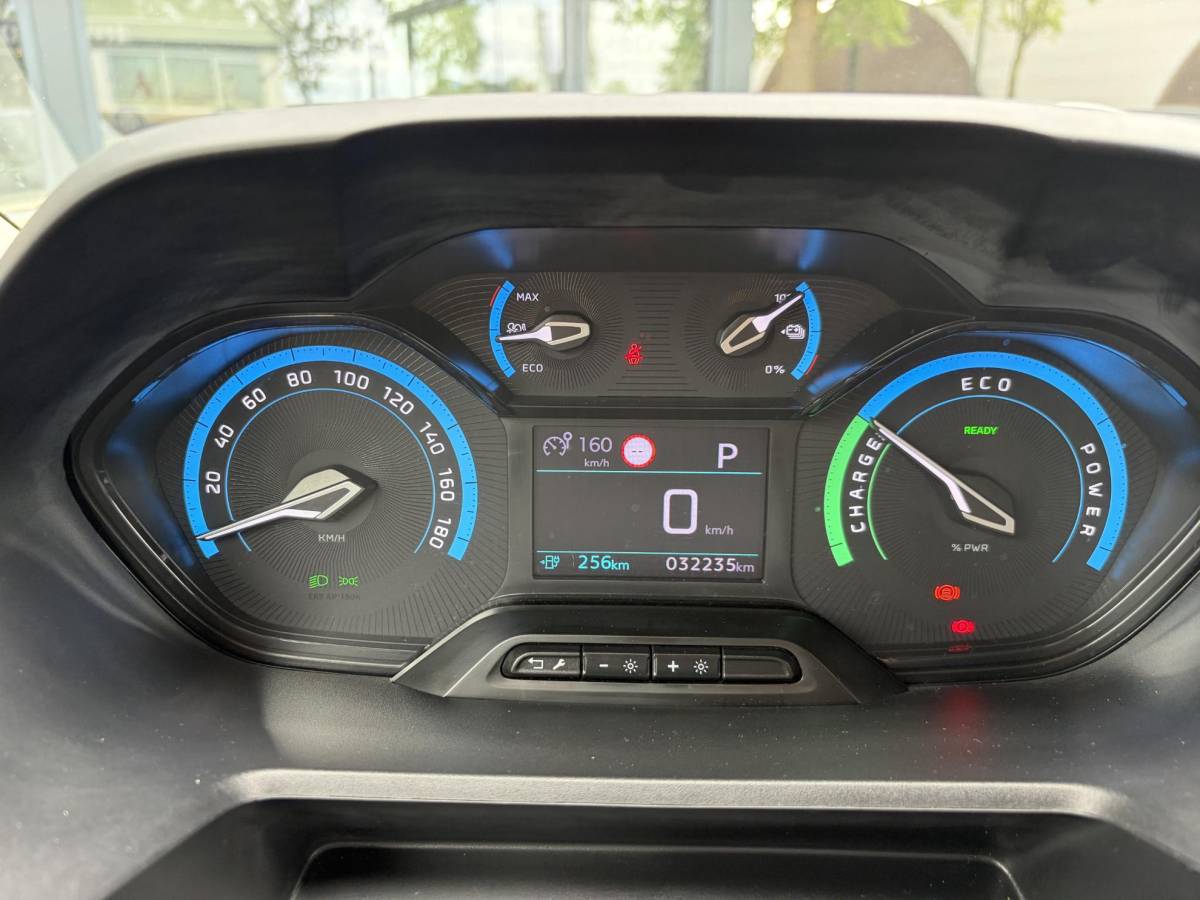 Peugeot e-Rifter Peugeot e-Rifter EV Allure Pack 50 kWh SOH 100%!| APPLE CARPLAY + ANDROID AUTO| STANDKACHEL|  DUBBELE SCHUIFDEUREN| RIJKLAARPRIJS INCL. 12 MND BOVAG GARANTIE