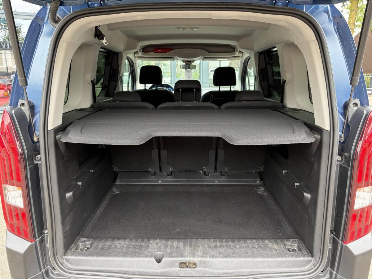 Peugeot e-Rifter Peugeot e-Rifter EV Allure Pack 50 kWh SOH 100%!| APPLE CARPLAY + ANDROID AUTO| STANDKACHEL|  DUBBELE SCHUIFDEUREN| RIJKLAARPRIJS INCL. 12 MND BOVAG GARANTIE
