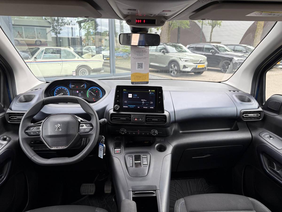 Peugeot e-Rifter Peugeot e-Rifter EV Allure Pack 50 kWh SOH 100%!| APPLE CARPLAY + ANDROID AUTO| STANDKACHEL|  DUBBELE SCHUIFDEUREN| RIJKLAARPRIJS INCL. 12 MND BOVAG GARANTIE