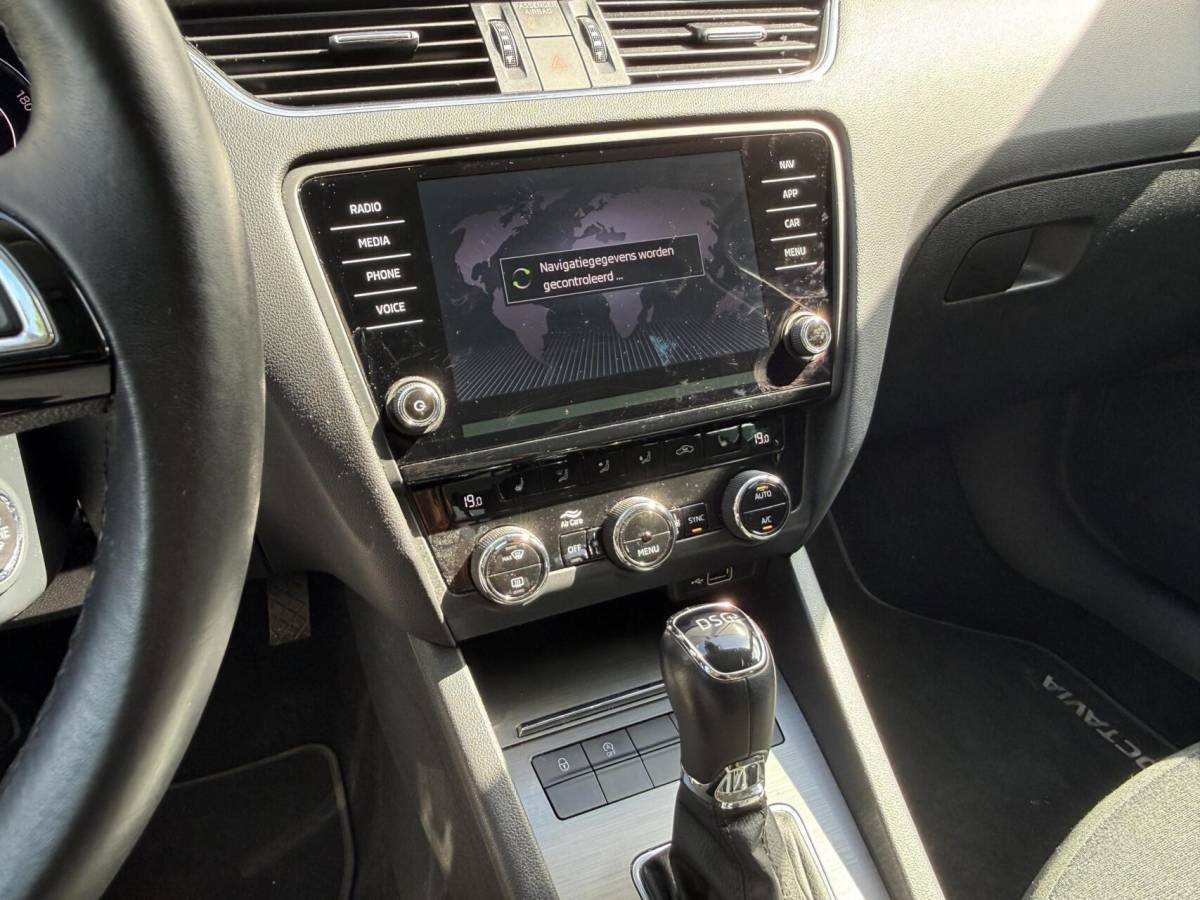 Škoda Octavia Skoda Octavia Combi 1.0 TSI Greentech Style Business | Automaat | Carplay | Trekhaak