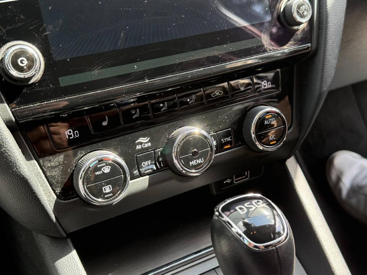 Škoda Octavia Skoda Octavia Combi 1.0 TSI Greentech Style Business | Automaat | Carplay | Trekhaak