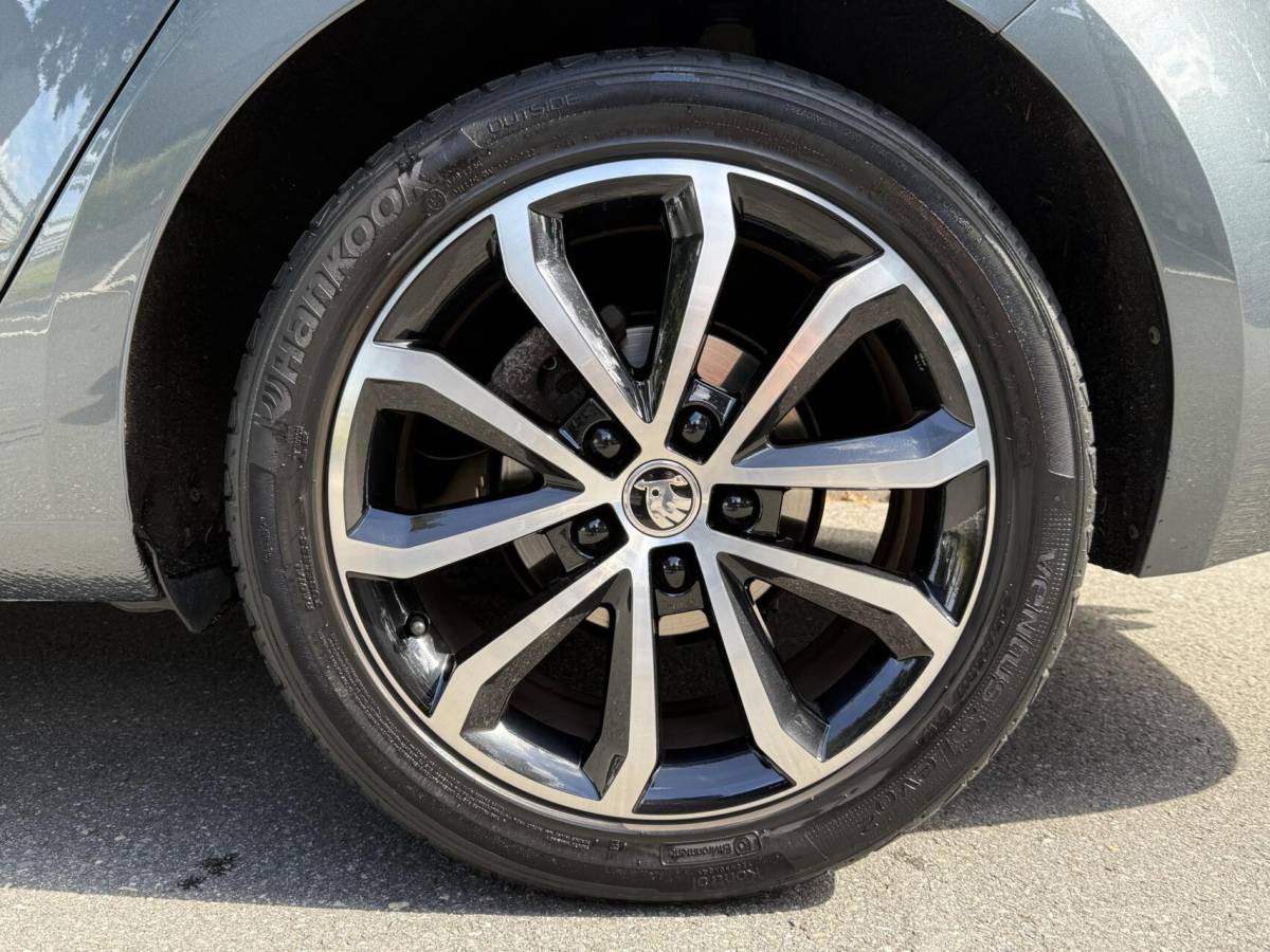 Škoda Octavia Skoda Octavia Combi 1.0 TSI Greentech Style Business | Automaat | Carplay | Trekhaak