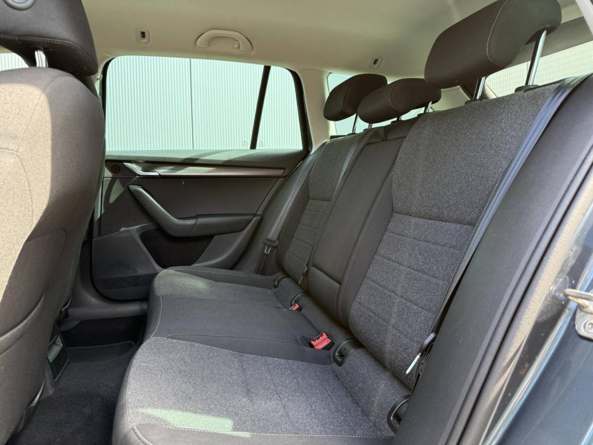 Škoda Octavia Skoda Octavia Combi 1.0 TSI Greentech Style Business | Automaat | Carplay | Trekhaak