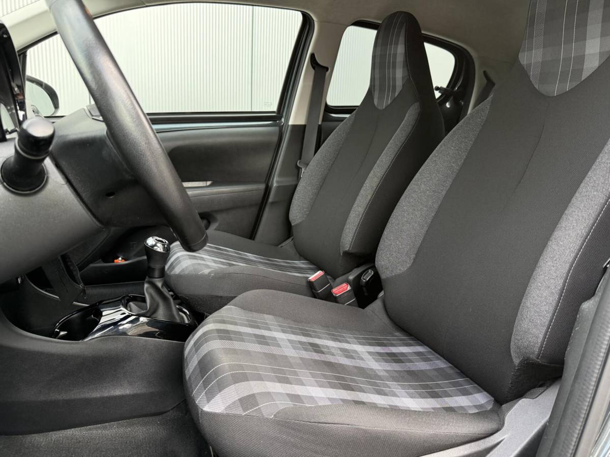 Peugeot 108 Peugeot 108 1.0 e-VTi Allure | Climate Control | Camera | NW APK!