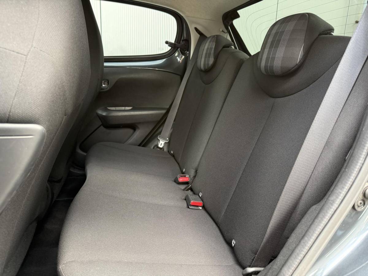 Peugeot 108 Peugeot 108 1.0 e-VTi Allure | Climate Control | Camera | NW APK!
