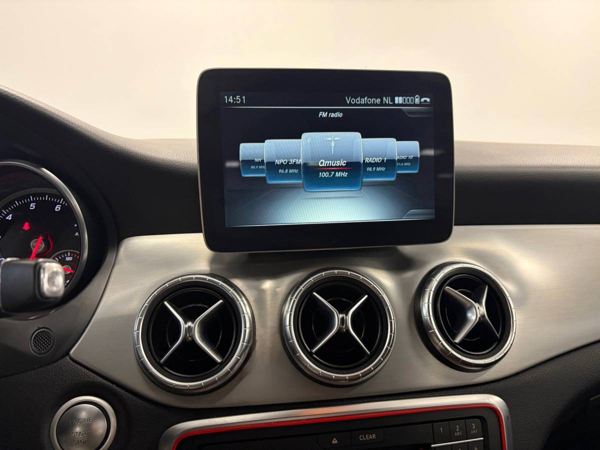 Mercedes-Benz CLA Mercedes-Benz CLA-klasse 180 Business Solution AMG*NAP*Automaat*Stoelverwarming*Navi*Cruise-Control*