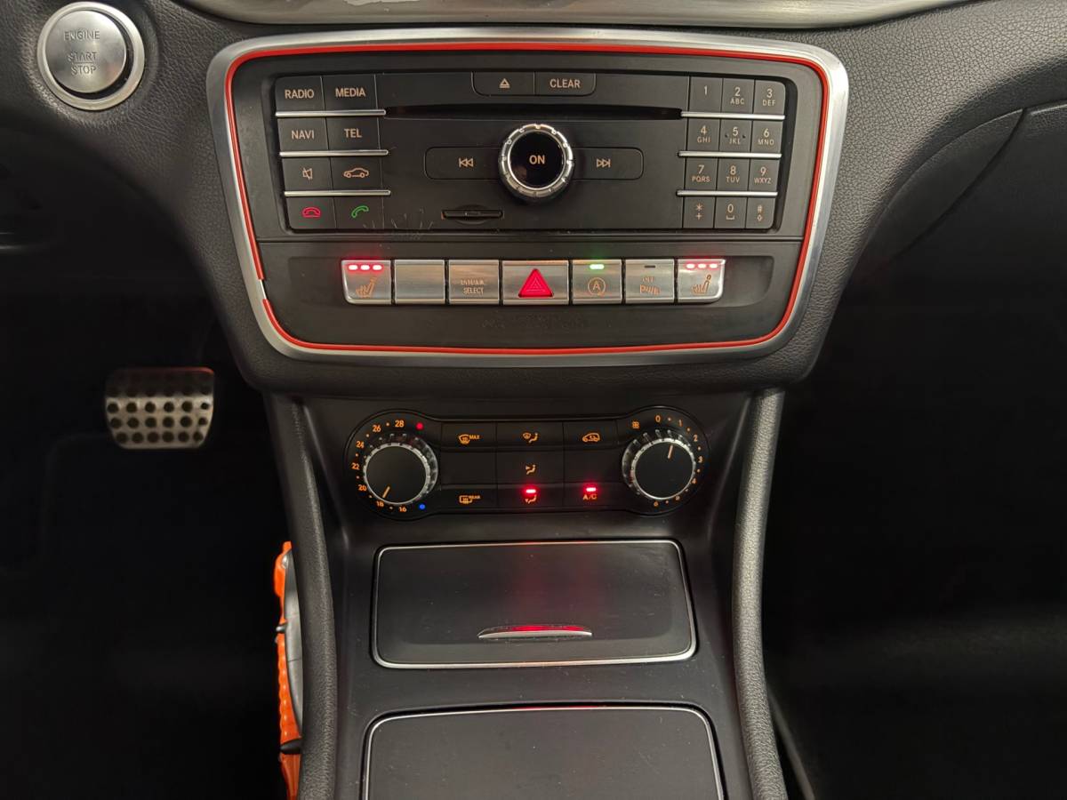 Mercedes-Benz CLA Mercedes-Benz CLA-klasse 180 Business Solution AMG*NAP*Automaat*Stoelverwarming*Navi*Cruise-Control*
