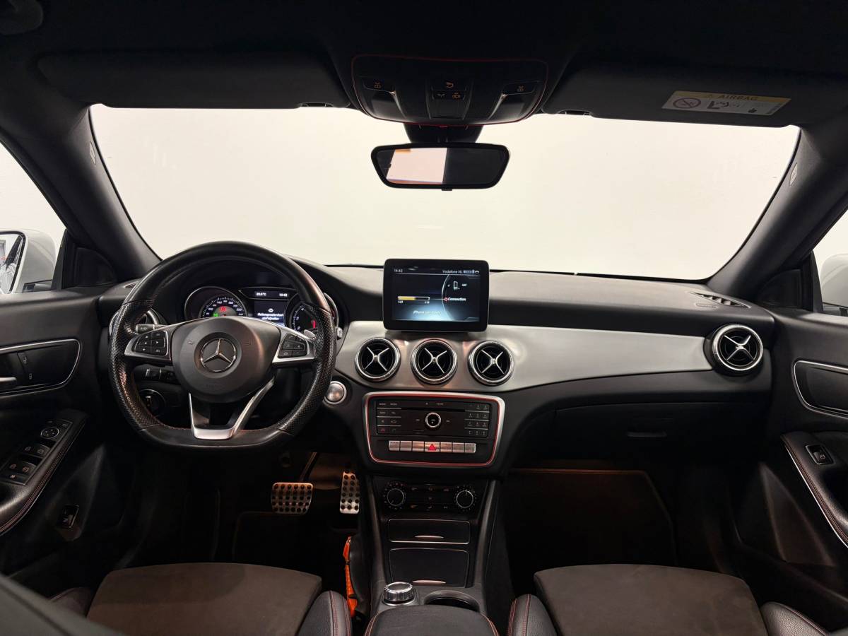 Mercedes-Benz CLA Mercedes-Benz CLA-klasse 180 Business Solution AMG*NAP*Automaat*Stoelverwarming*Navi*Cruise-Control*
