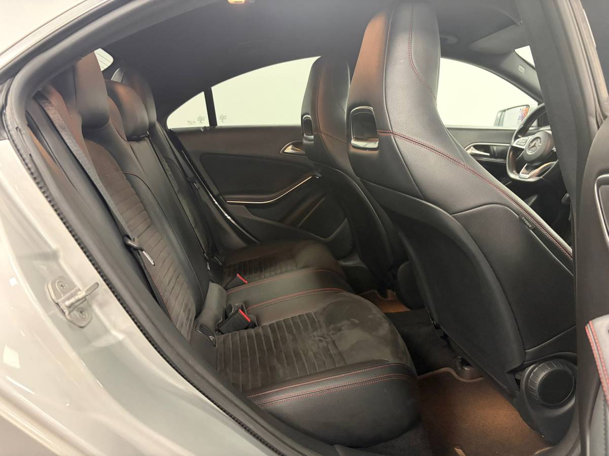 Mercedes-Benz CLA Mercedes-Benz CLA-klasse 180 Business Solution AMG*NAP*Automaat*Stoelverwarming*Navi*Cruise-Control*